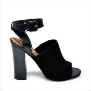 Steve Madden TONIANN Black Strapped Heels Size 6